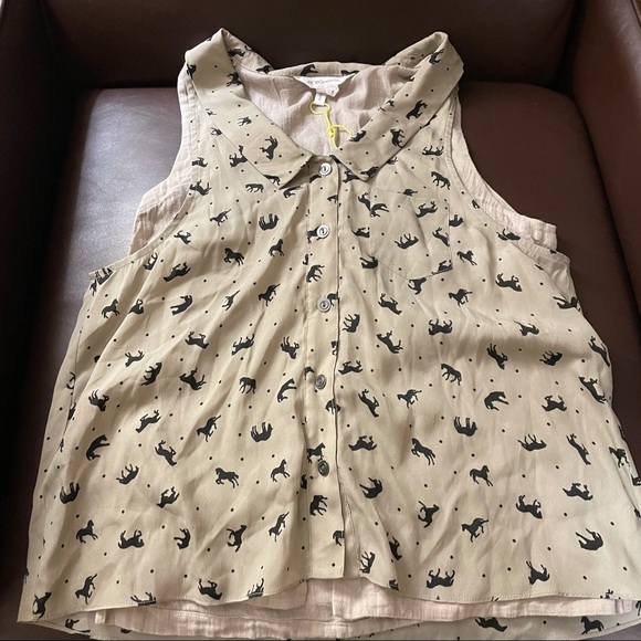 BCBGenaration Sheer Sleeveless Top - Picture 3 of 4